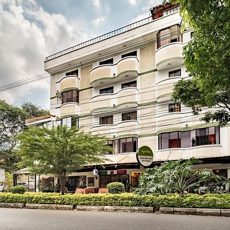 Hotel Balcones Del Estadio Medellín Buitenkant foto