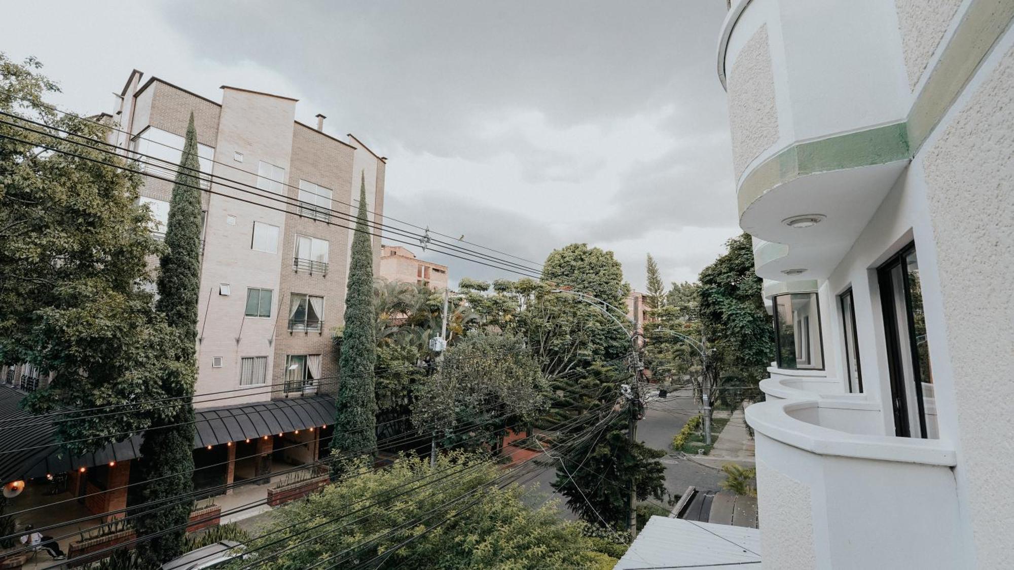 Hotel Balcones Del Estadio Medellín Buitenkant foto