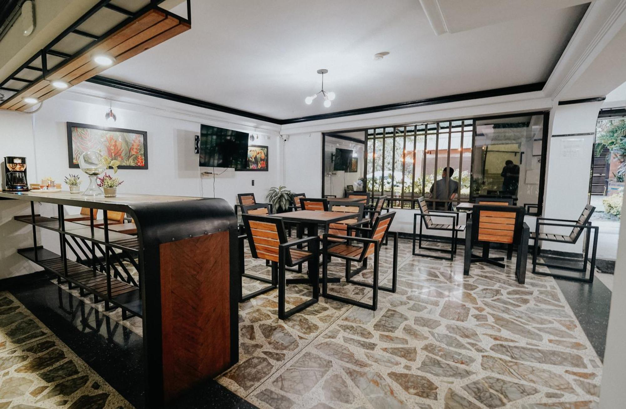 Hotel Balcones Del Estadio Medellín Buitenkant foto